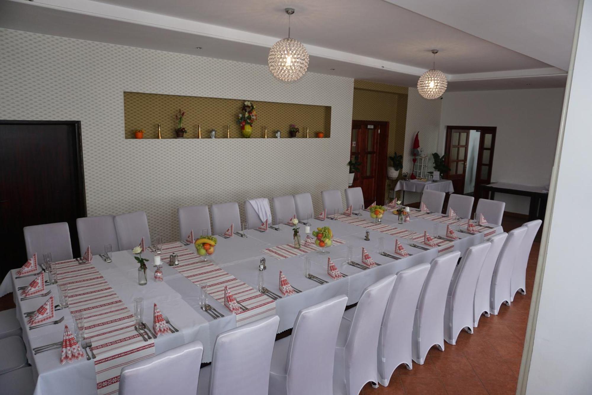 Hotel Gula Batizovce Luaran gambar