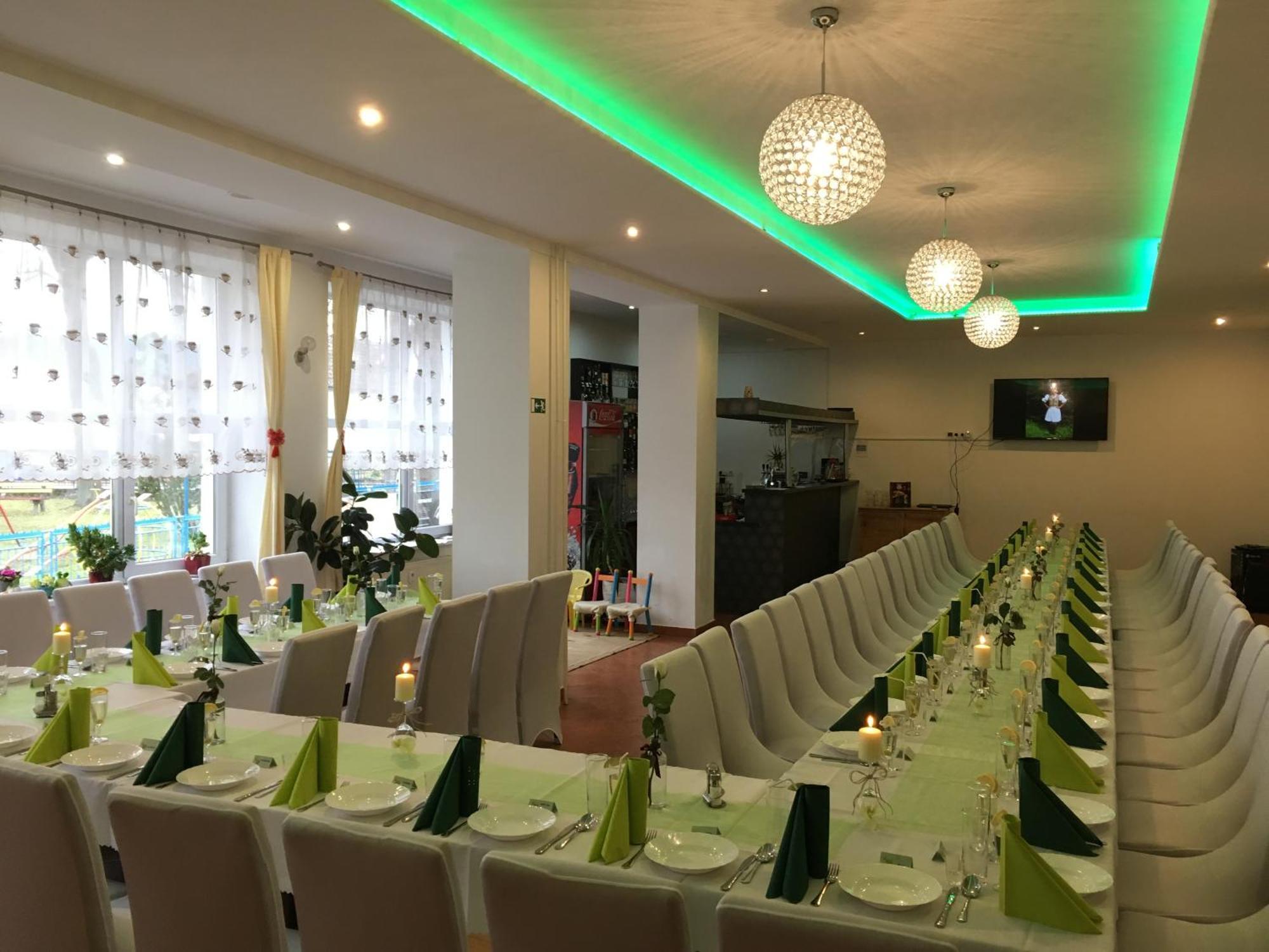 Hotel Gula Batizovce Luaran gambar