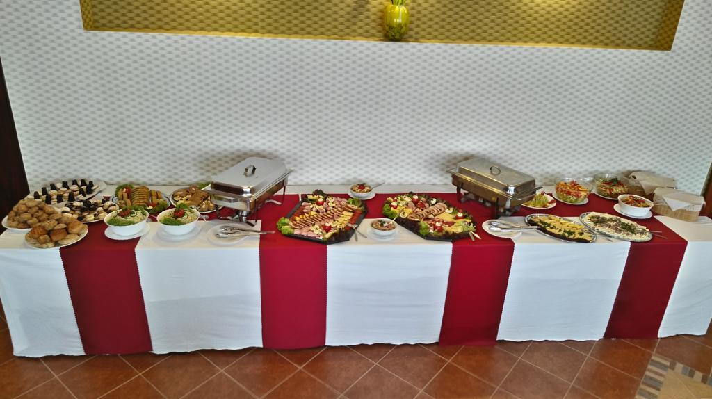 Hotel Gula Batizovce Luaran gambar