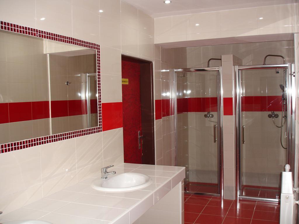 Hotel Gula Batizovce Luaran gambar