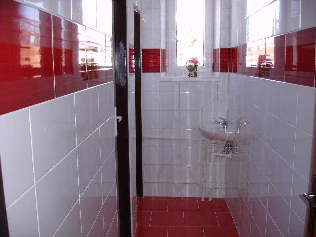 Hotel Gula Batizovce Luaran gambar