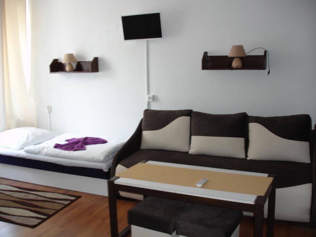 Hotel Gula Batizovce Luaran gambar