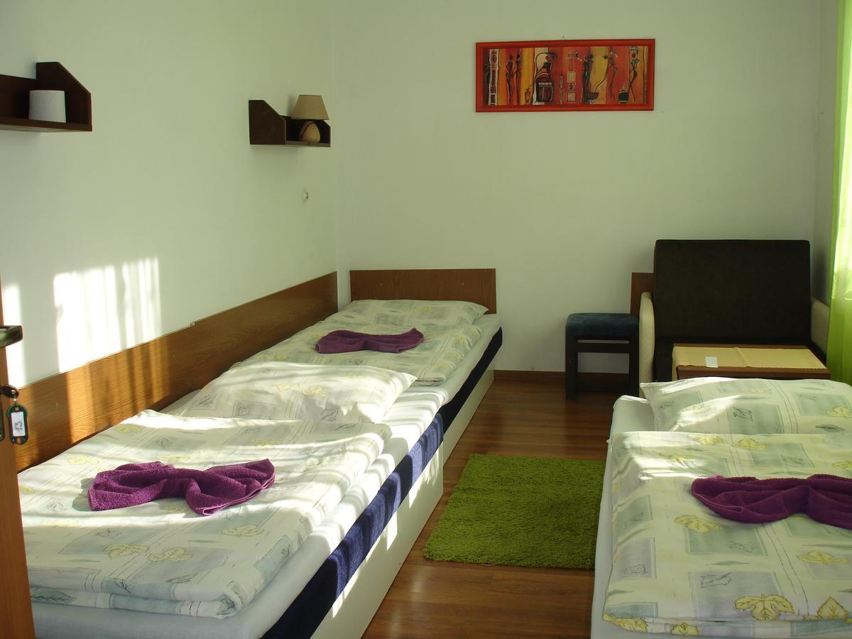 Hotel Gula Batizovce Luaran gambar