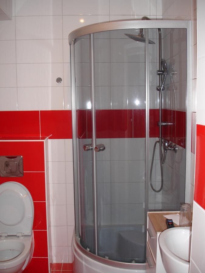 Hotel Gula Batizovce Luaran gambar
