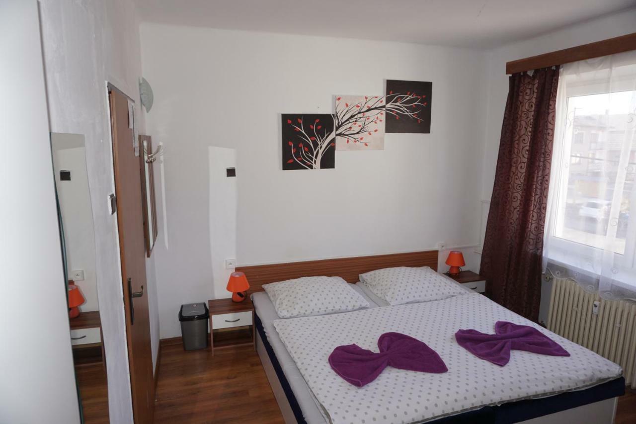 Hotel Gula Batizovce Luaran gambar