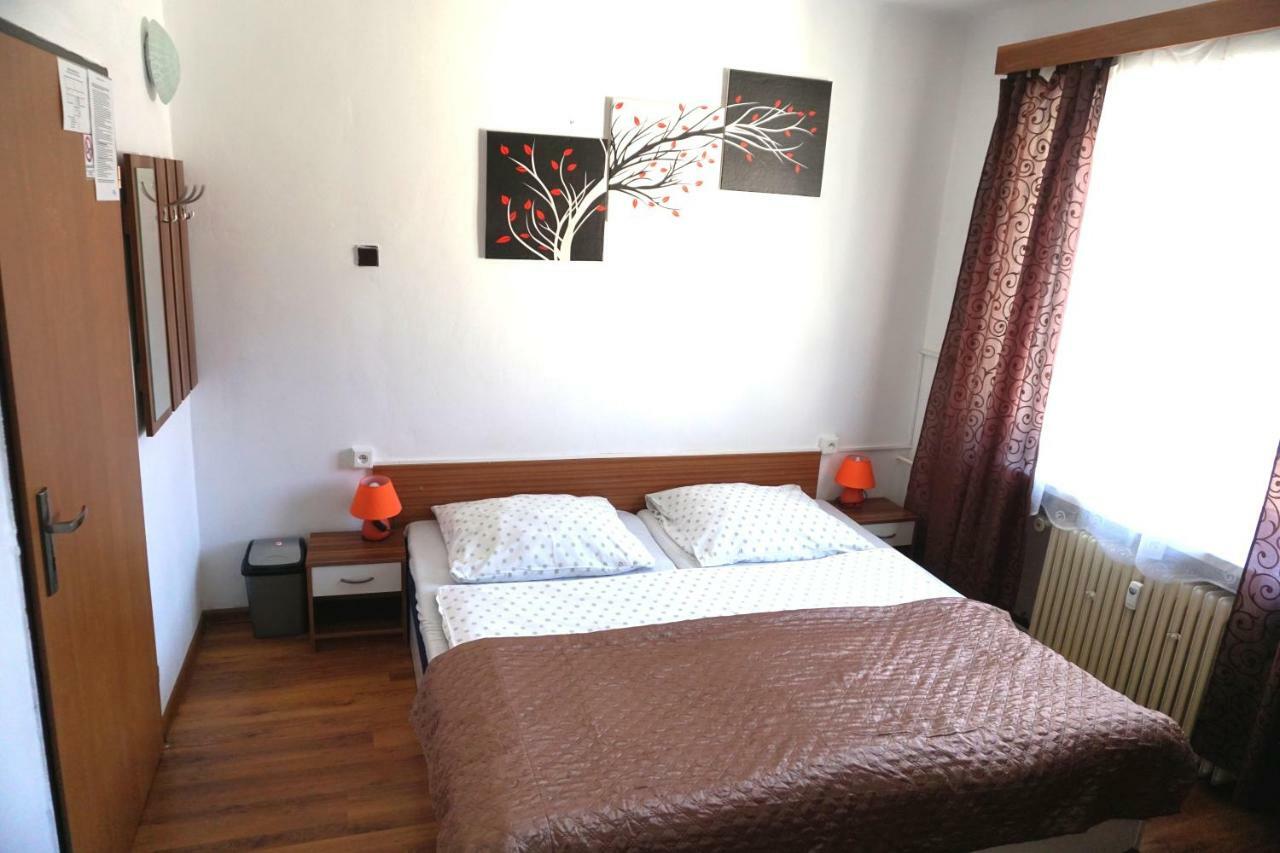 Hotel Gula Batizovce Luaran gambar