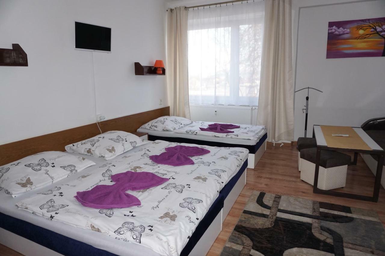 Hotel Gula Batizovce Luaran gambar
