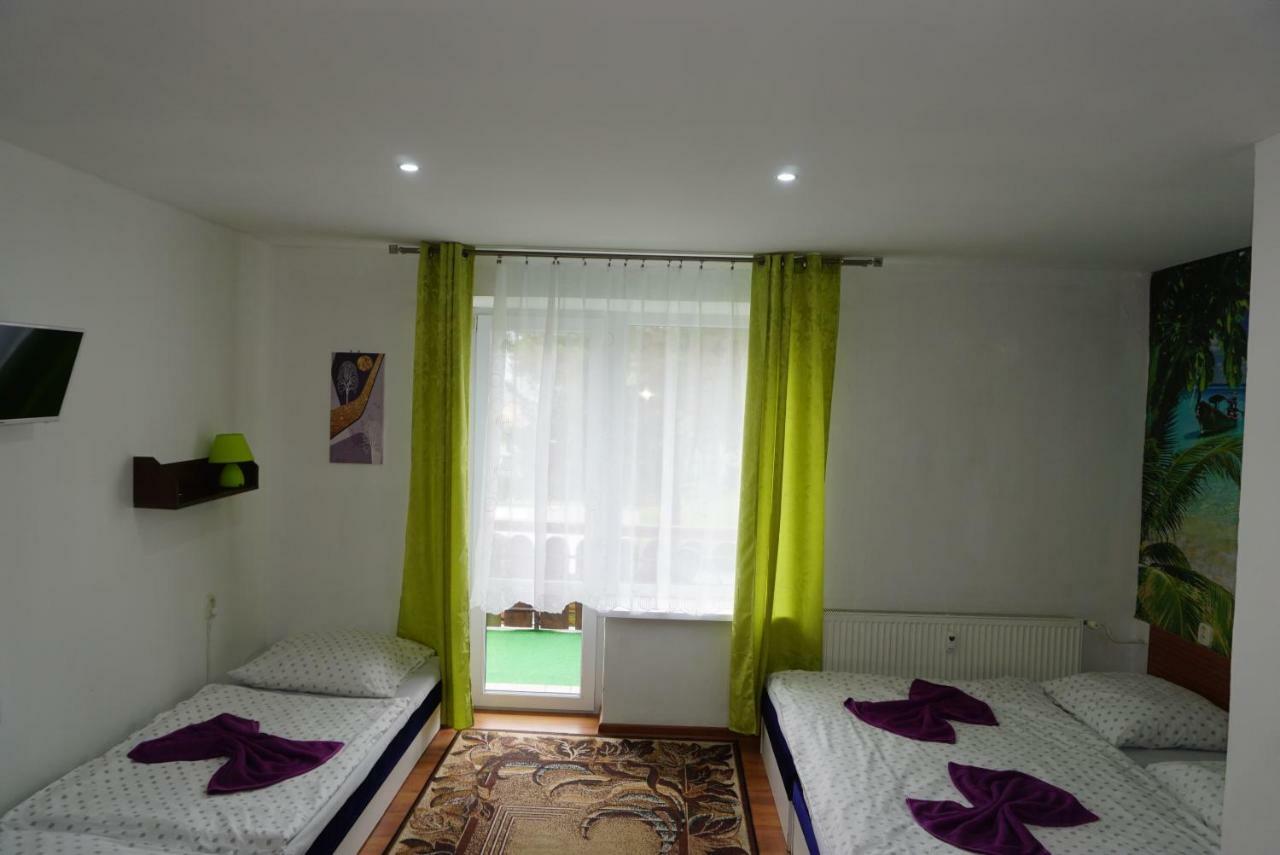 Hotel Gula Batizovce Luaran gambar