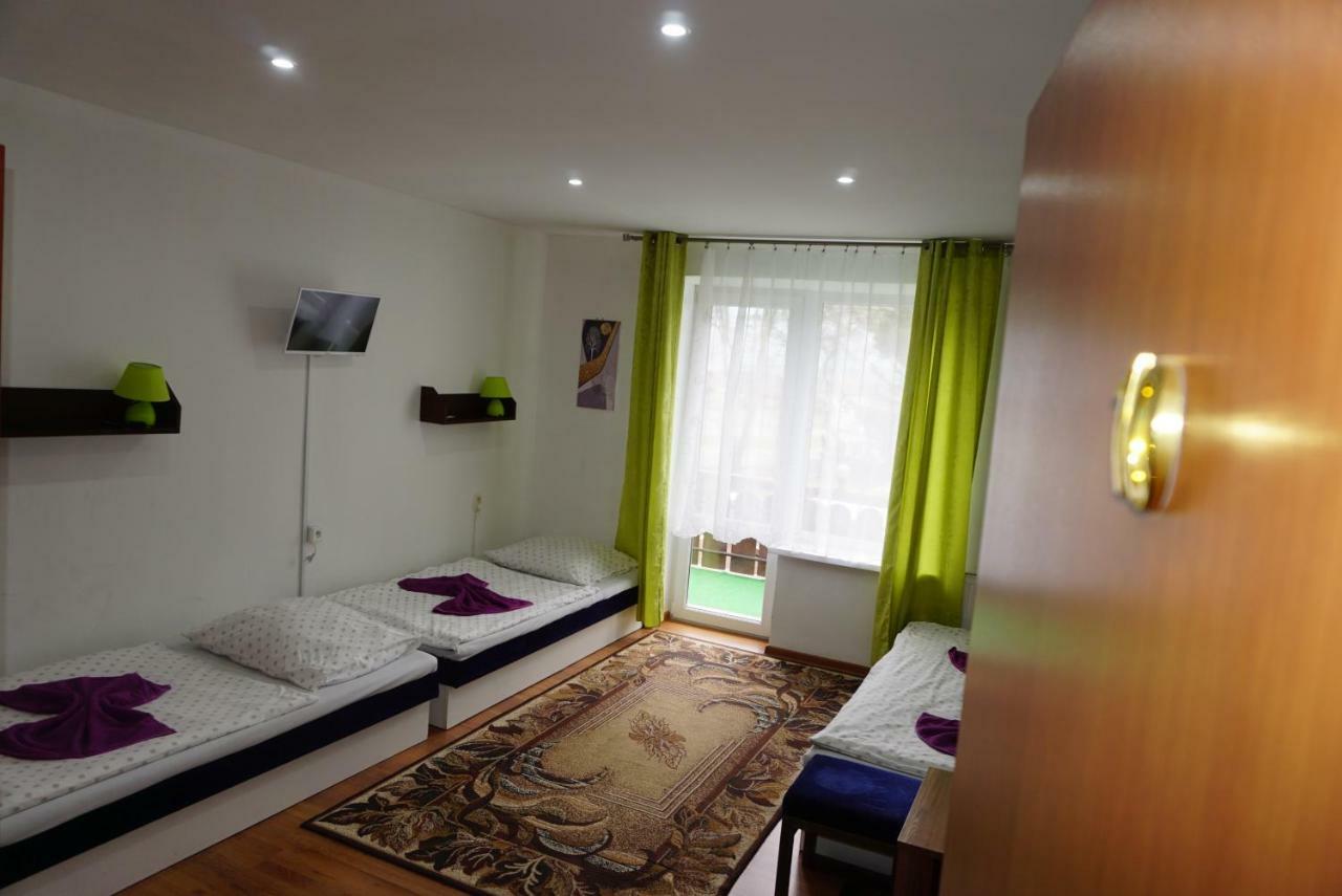 Hotel Gula Batizovce Luaran gambar