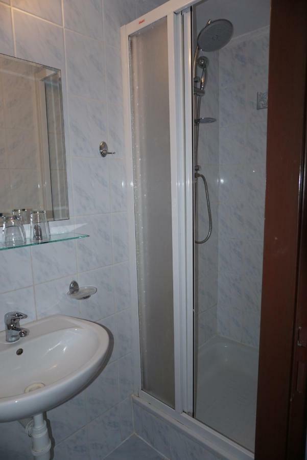Hotel Gula Batizovce Luaran gambar