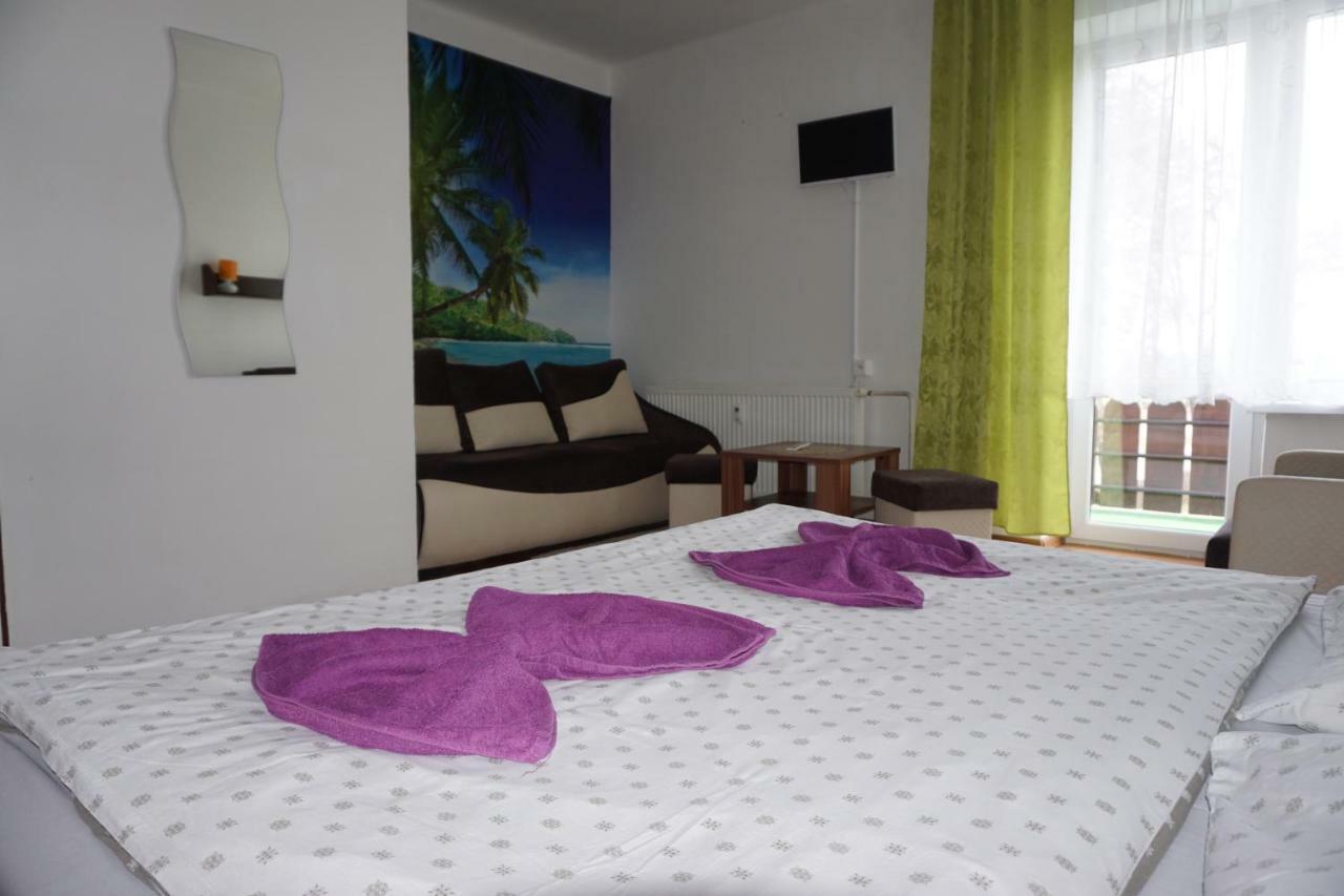 Hotel Gula Batizovce Luaran gambar