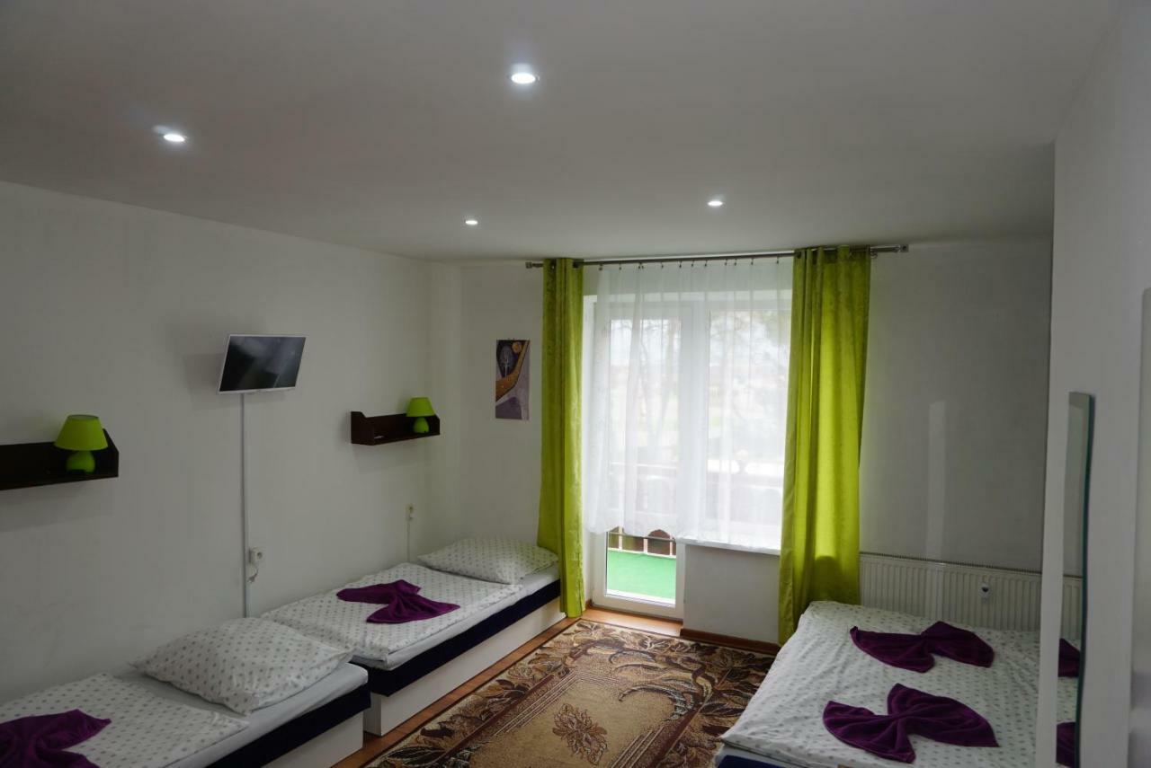 Hotel Gula Batizovce Luaran gambar