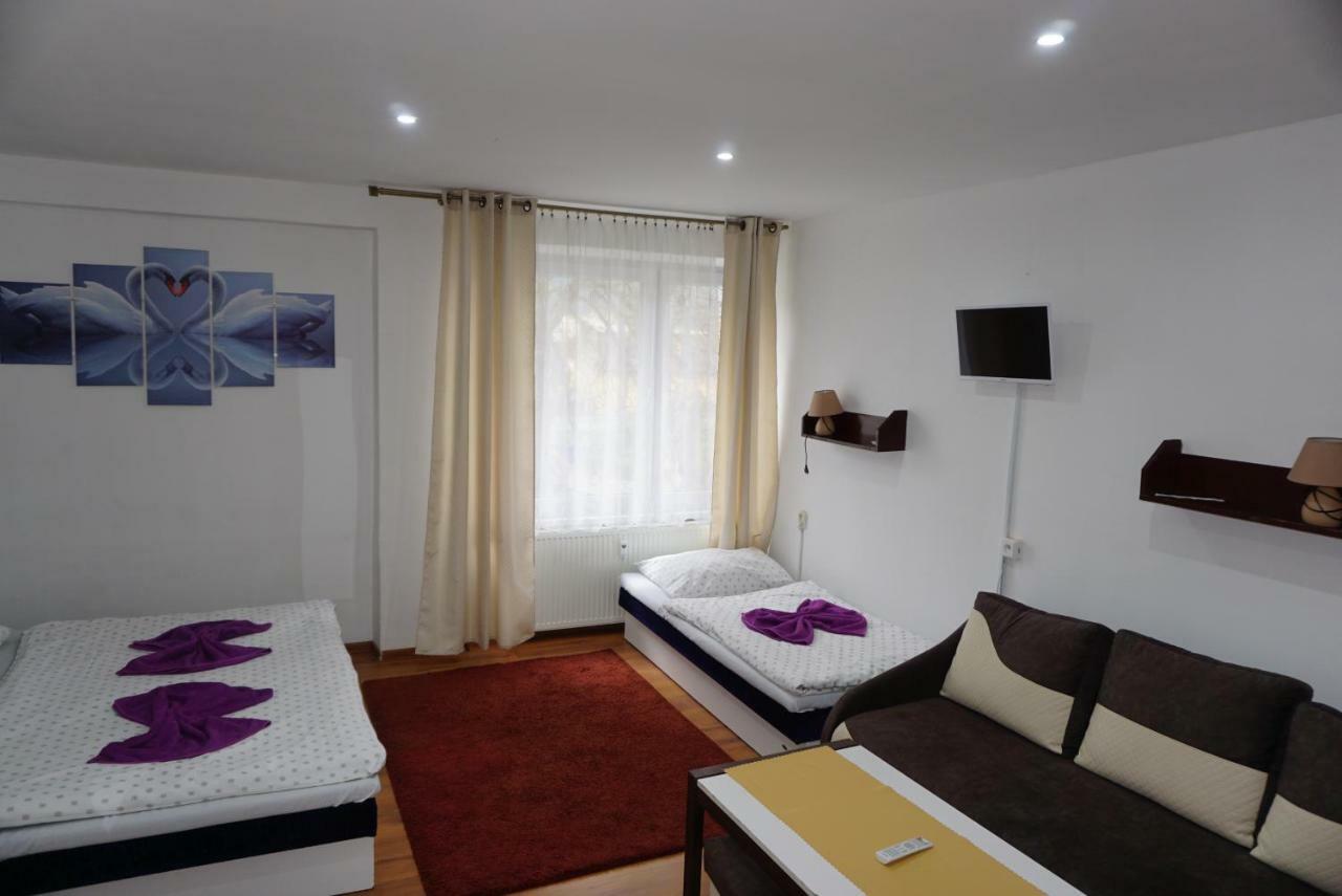 Hotel Gula Batizovce Luaran gambar